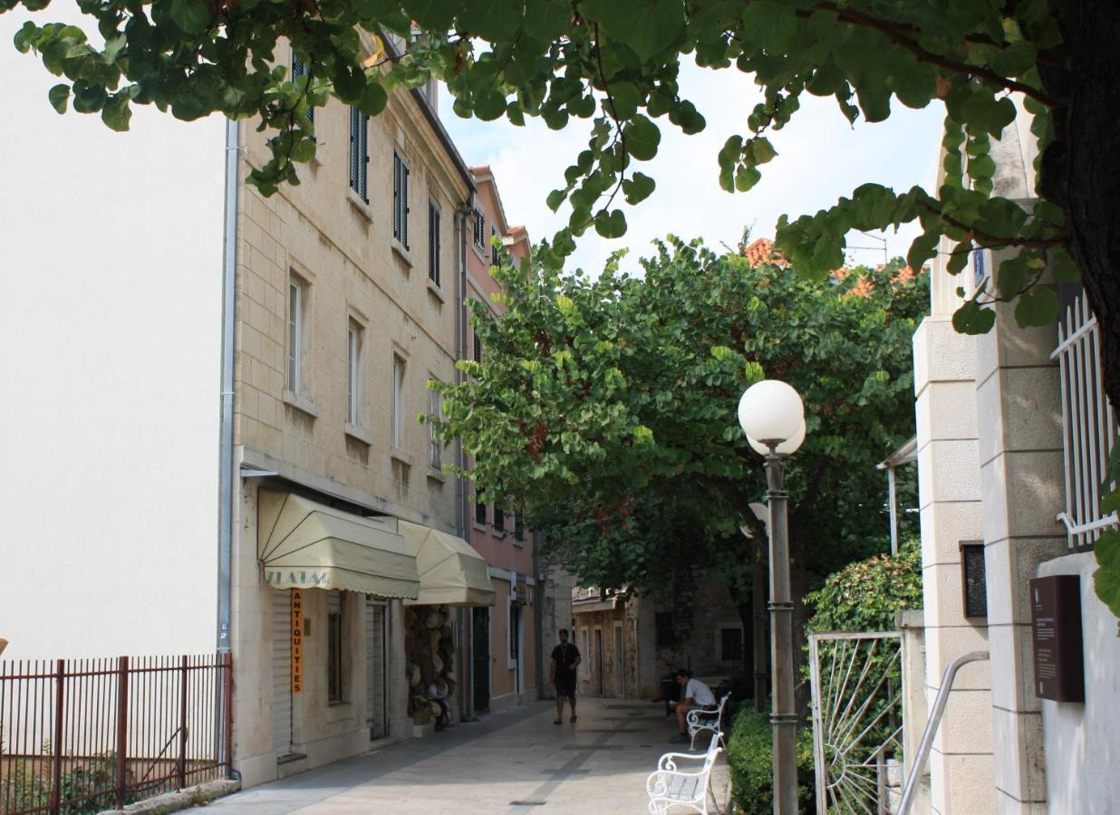 Old Town Apartment オミシュ エクステリア 写真