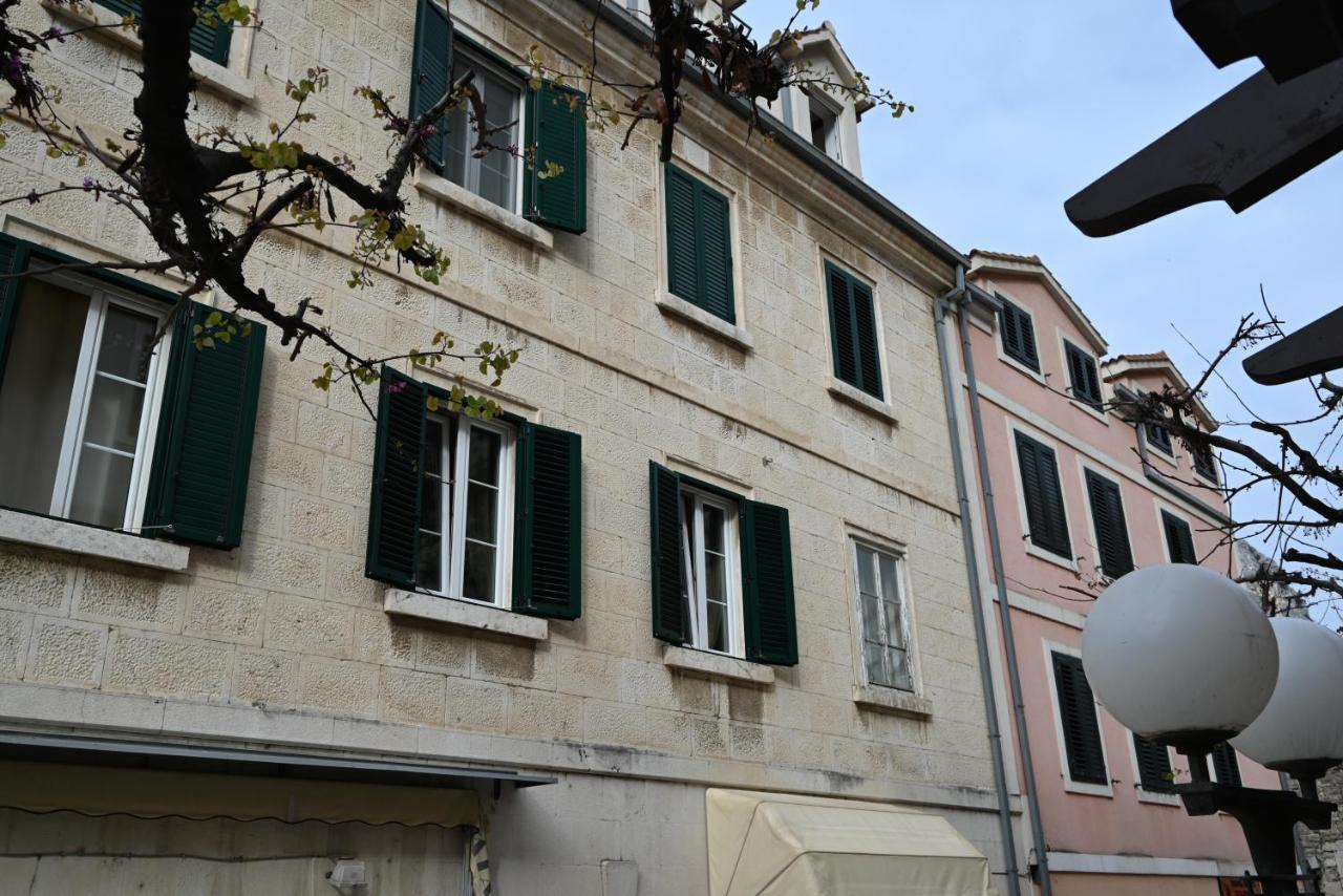 Old Town Apartment オミシュ エクステリア 写真