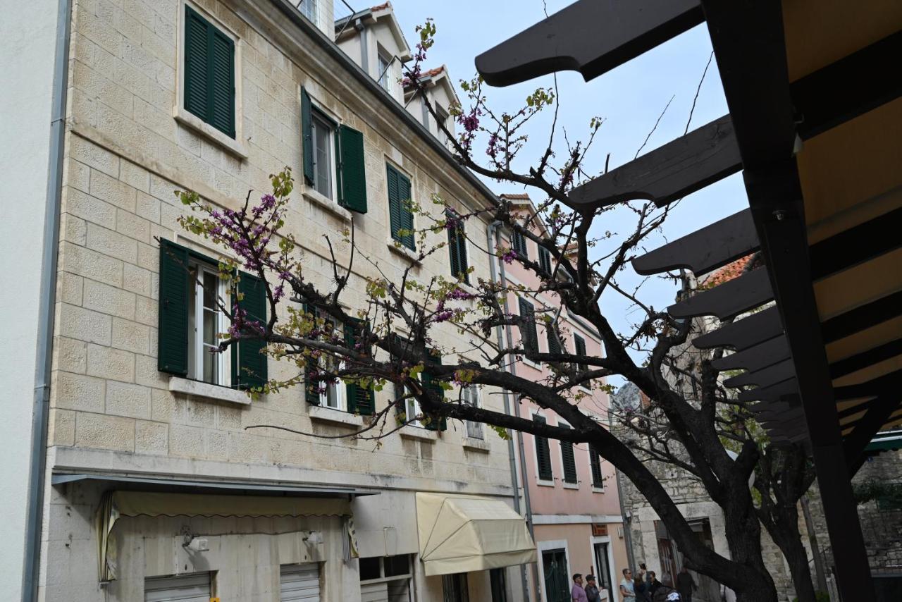 Old Town Apartment オミシュ エクステリア 写真