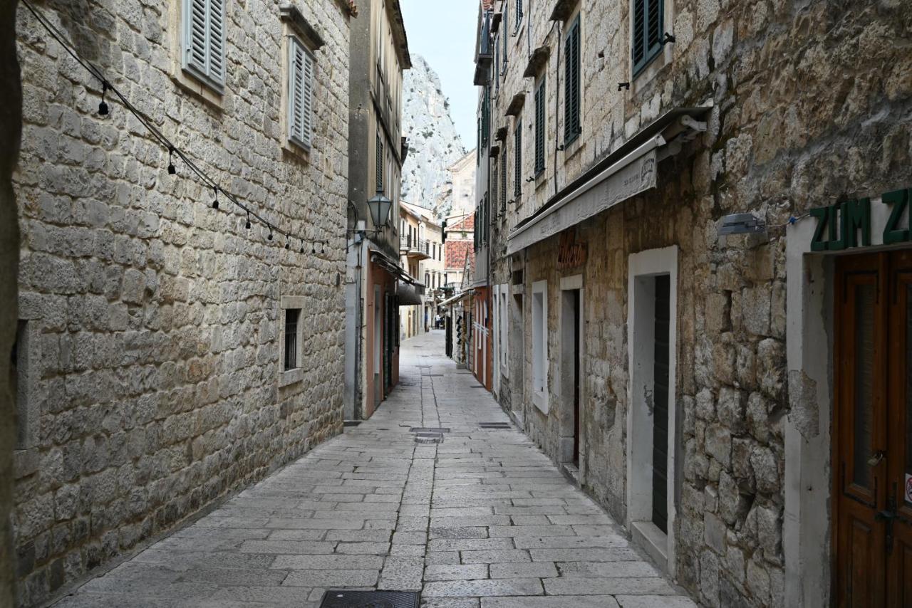 Old Town Apartment オミシュ エクステリア 写真