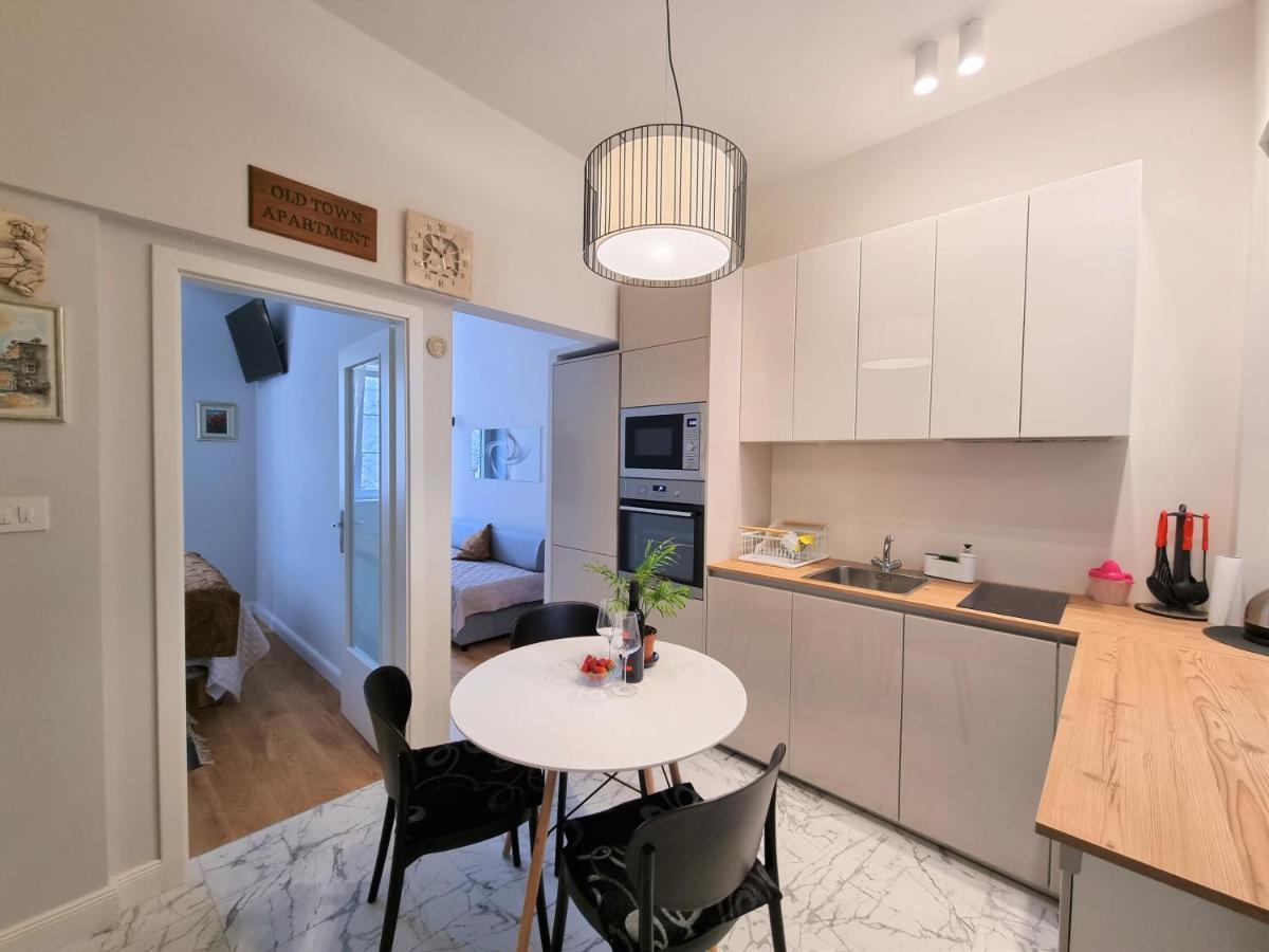 Old Town Apartment オミシュ エクステリア 写真