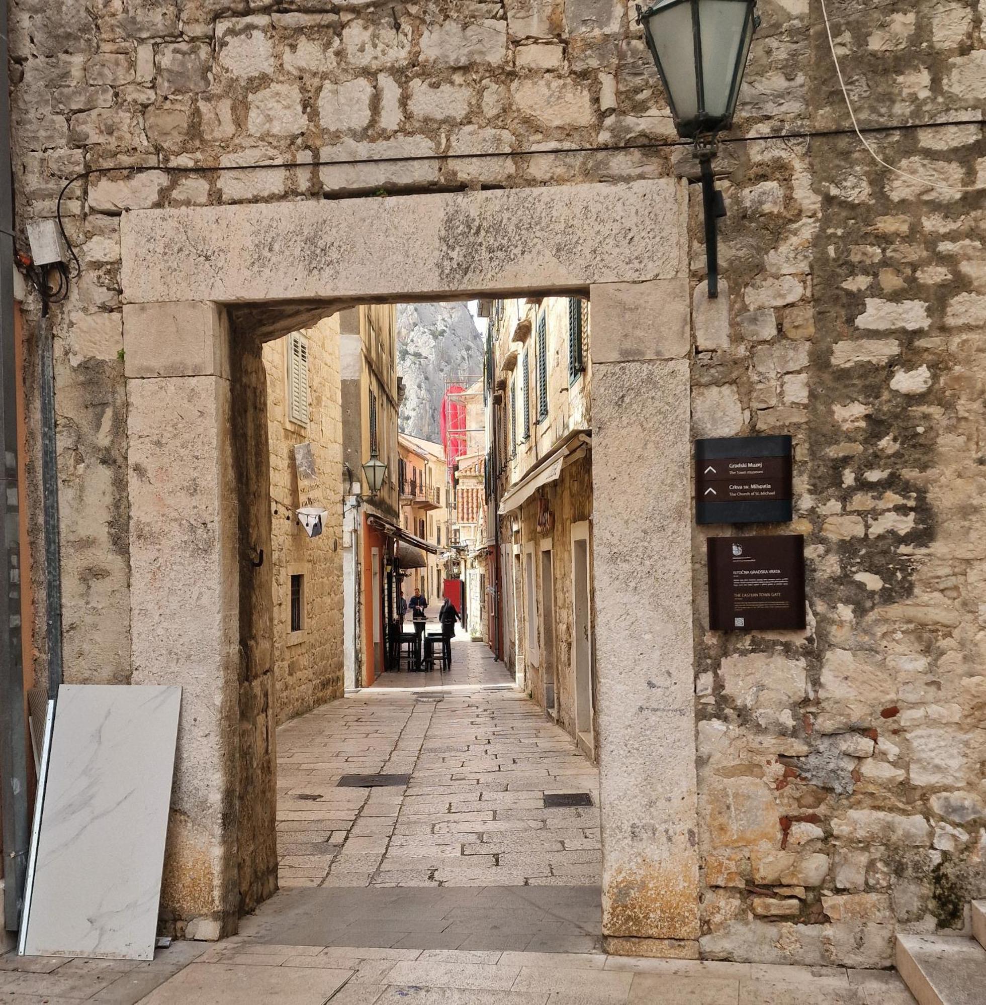 Old Town Apartment オミシュ エクステリア 写真