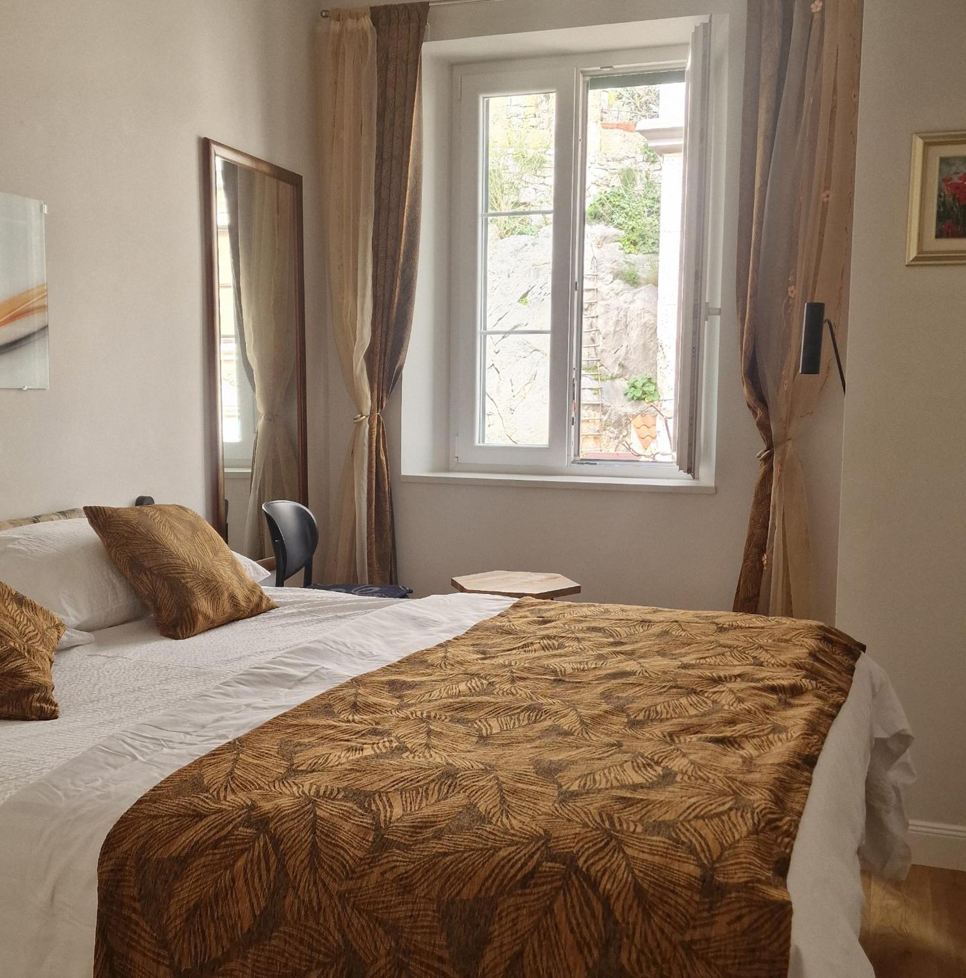 Old Town Apartment オミシュ エクステリア 写真